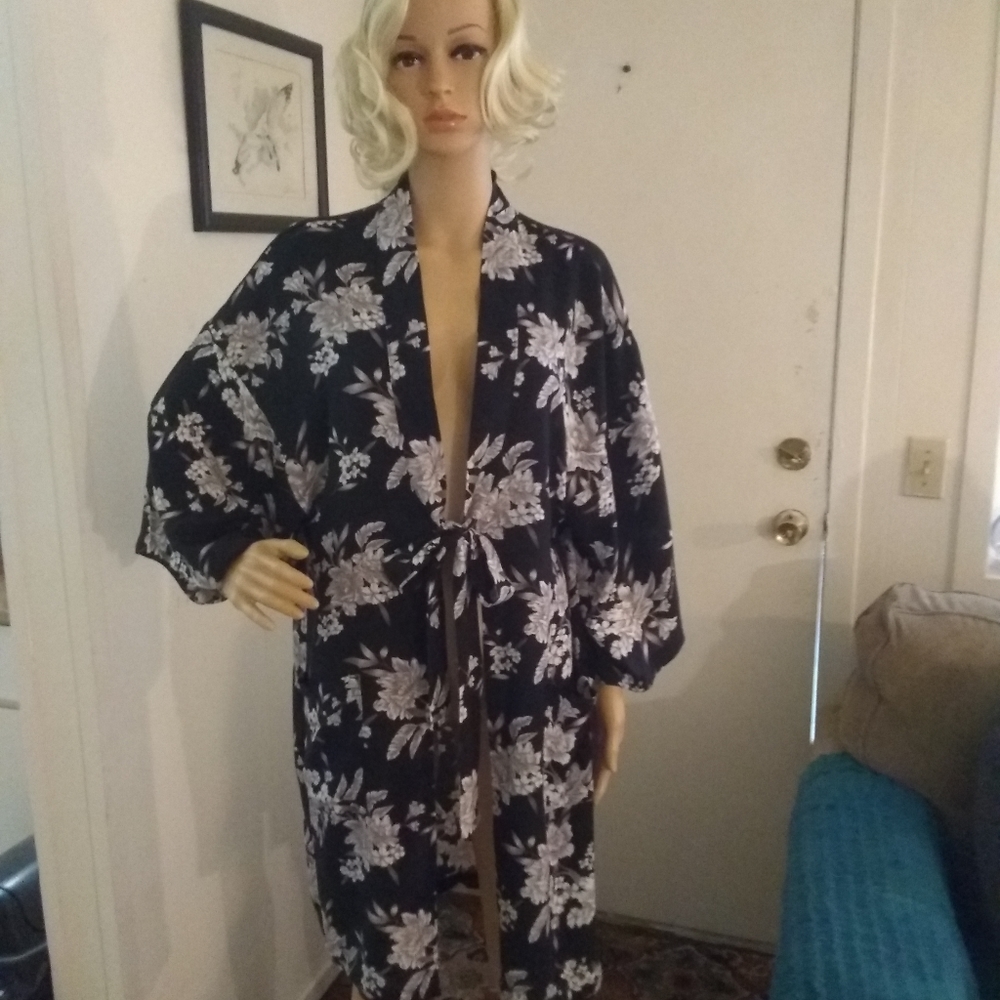 Spiritual Gangster Kimono Wrap - Picture 2 of 8